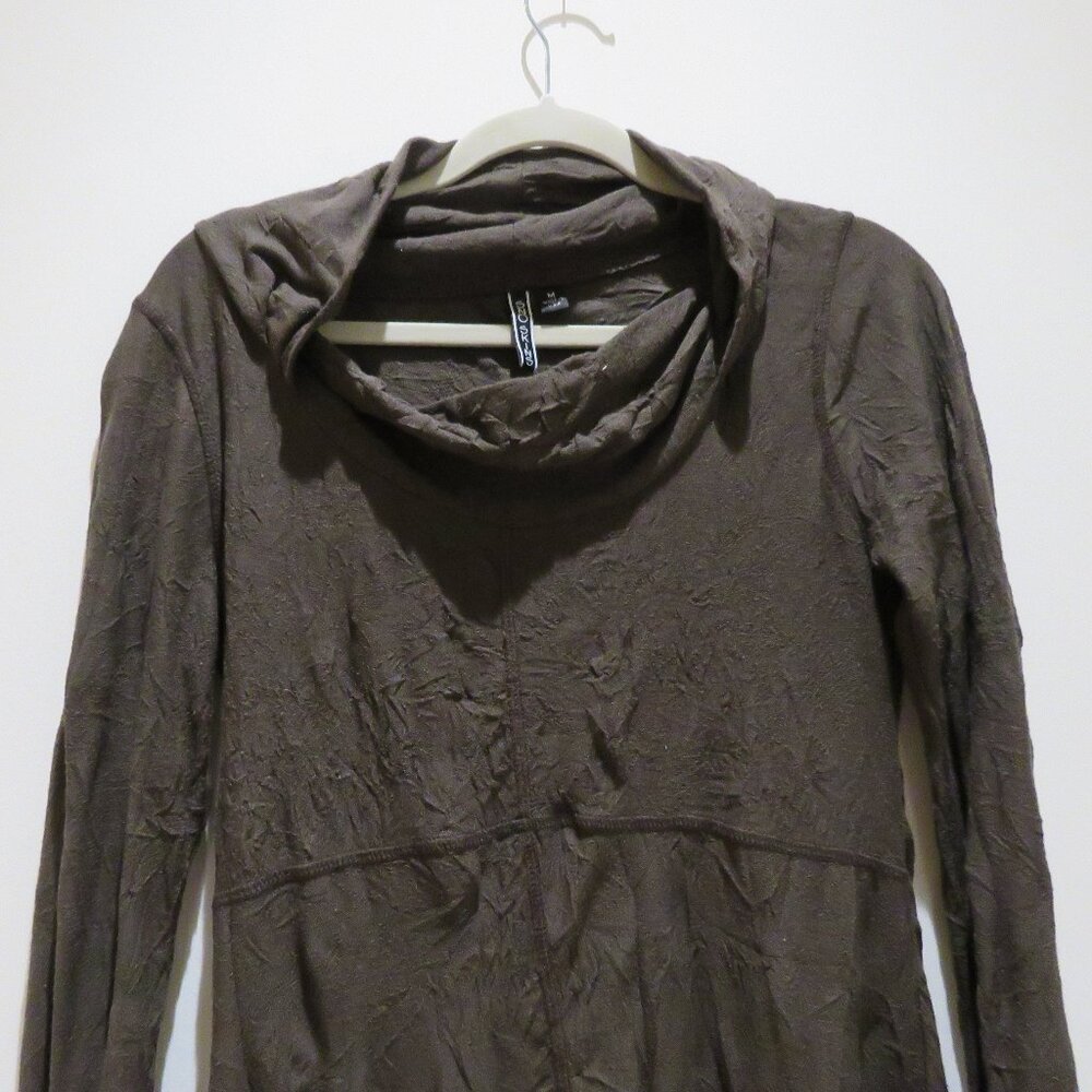 SNOSKINS Cowl Neck Crinkle Lagenlook Art To Wear Tunic Top in Chocolate Brown - Picture 4 of 14